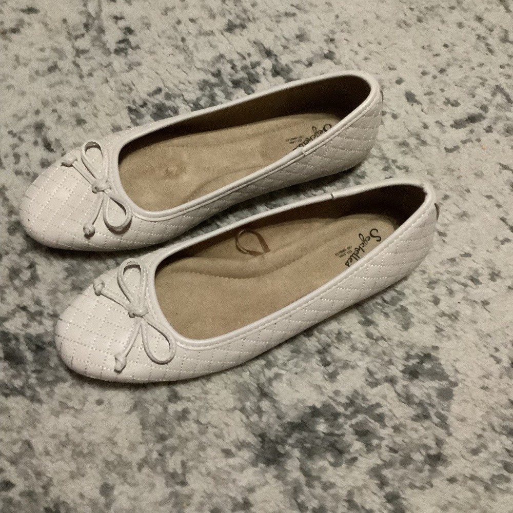 White Seychelles Stella flat quilted Sz 8W